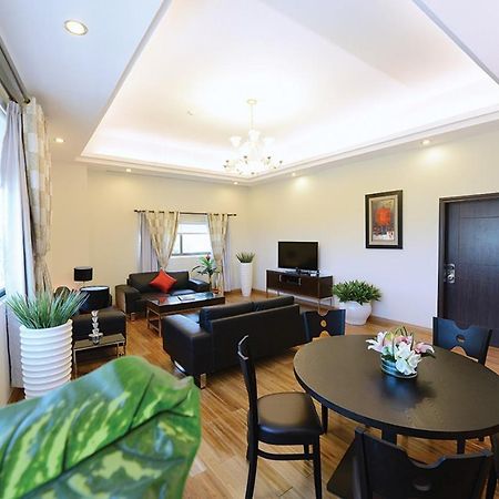 דילי Timor Plaza Hotel & Apartments מראה חיצוני תמונה