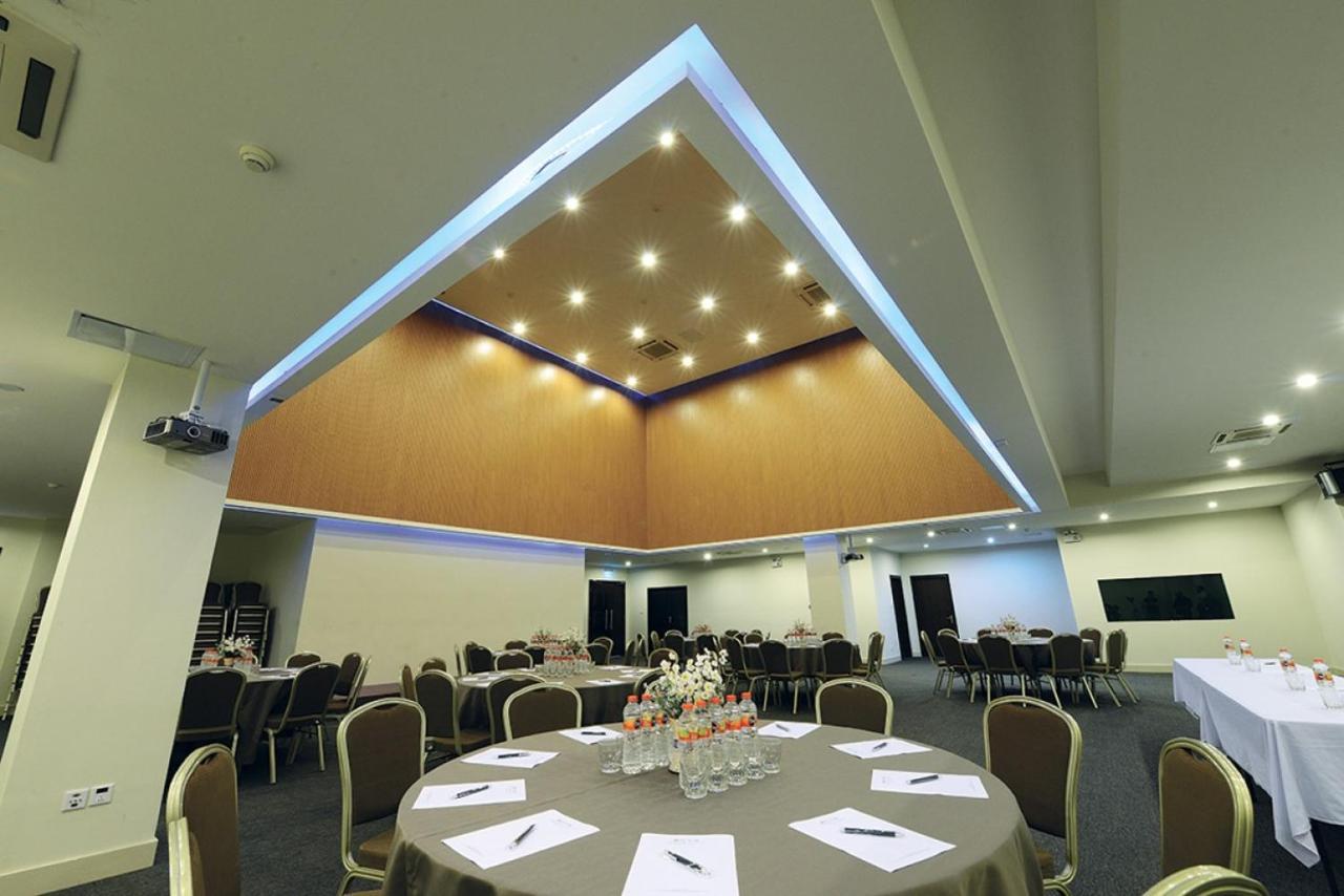 דילי Timor Plaza Hotel & Apartments מראה חיצוני תמונה