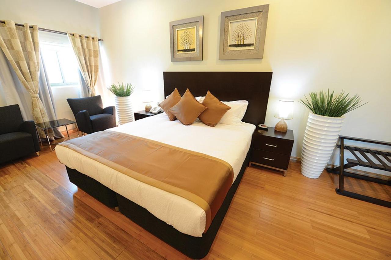 דילי Timor Plaza Hotel & Apartments מראה חיצוני תמונה