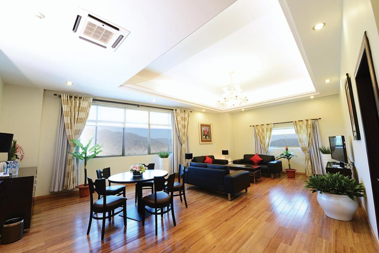דילי Timor Plaza Hotel & Apartments מראה חיצוני תמונה